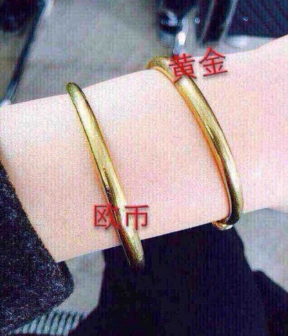 pg国际008国际官网_艺术家创作超写实的黑白油画,网友:真是活久了什么都能看到(图1) 008pg国际官网版