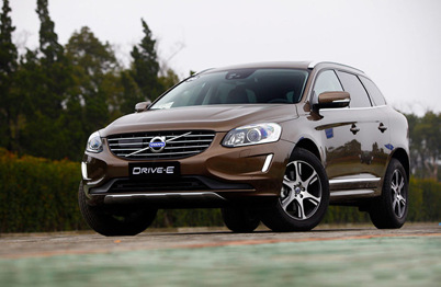 pg国际008国际官网_艺术家创作超写实的黑白油画,网友:真是活久了什么都能看到(图2) pg国际008国际官网