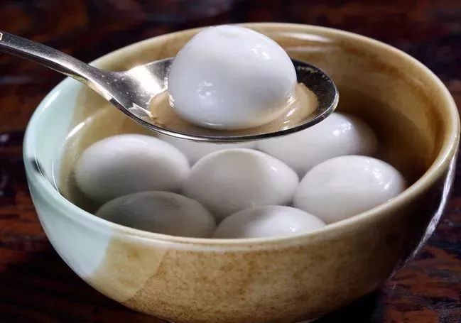 008pg国际版官网入口:震撼来袭:湖人宣布裁掉两人,詹姆斯鼓励穆雷(图1) 008pg国际版官网入口